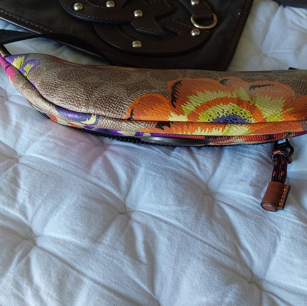 Colorful Coach Floral Women's Bag - Picture 10 of 11
